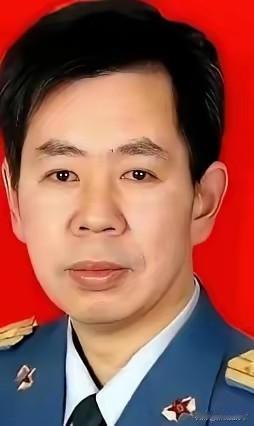 导弹刚竖起来，还没等点火，几万公里外的屏幕上，可能一个红点就亮了。“目标已锁定。