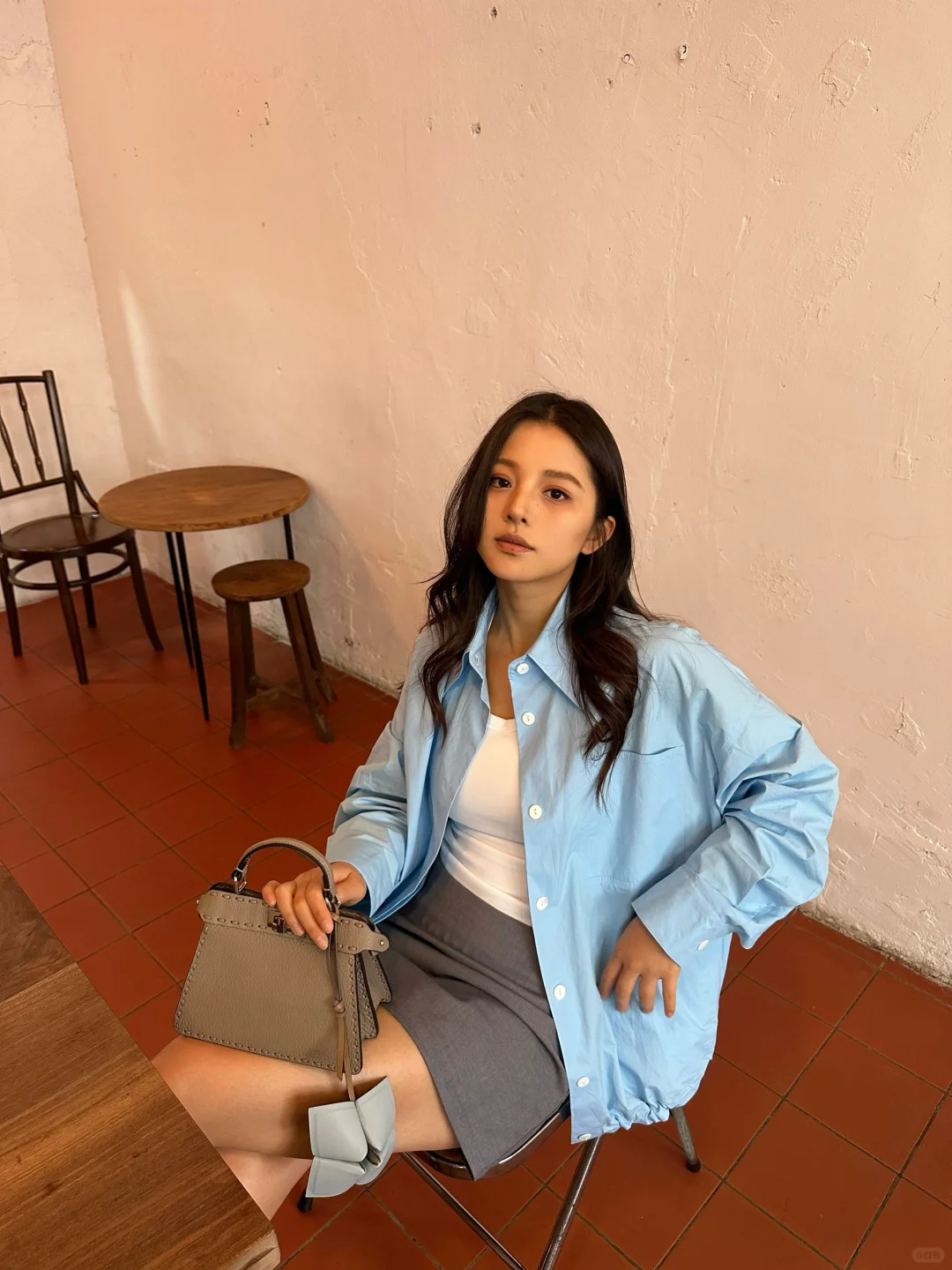 blue shirt ootd.