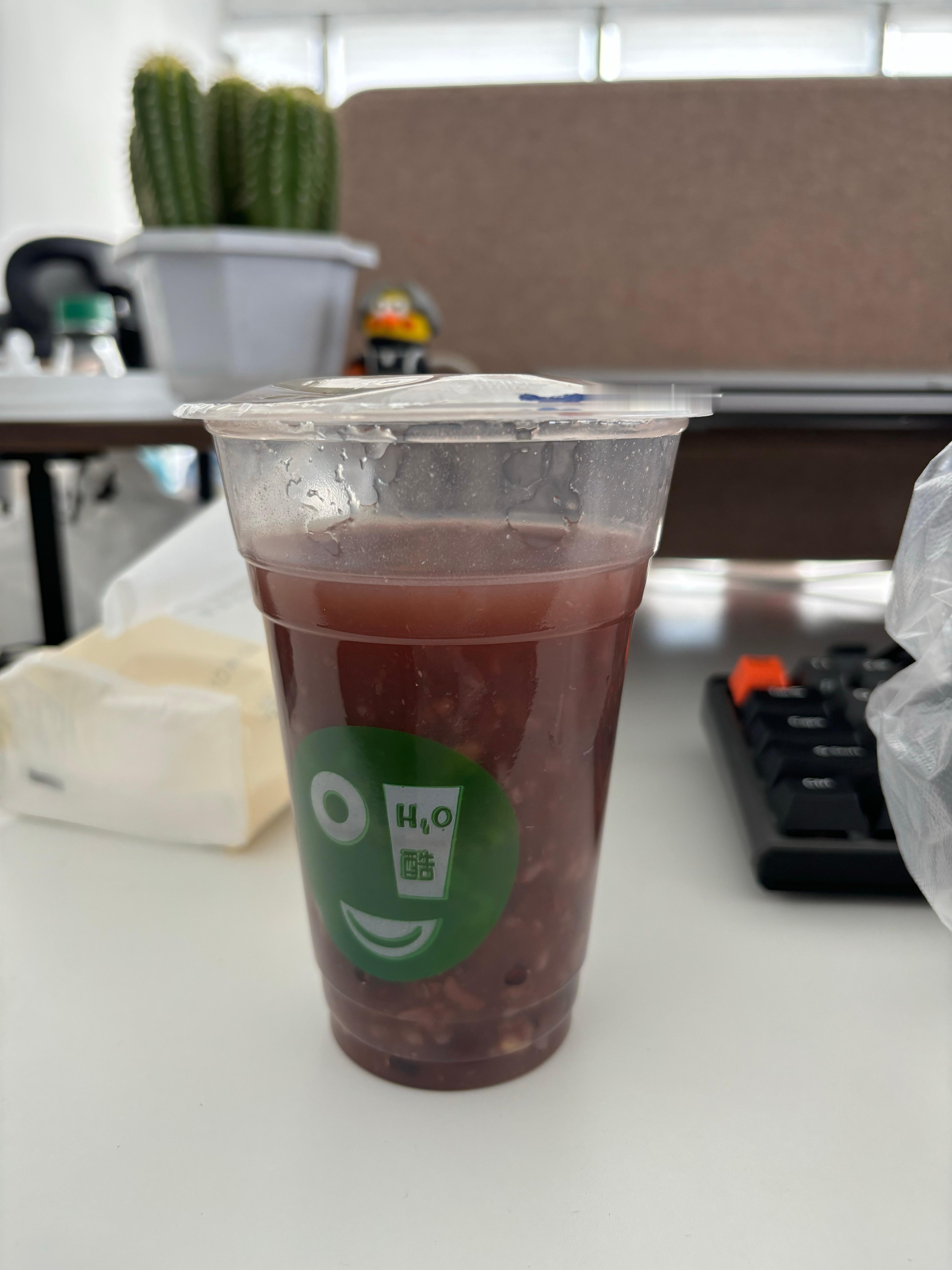 早上买了个粥，上边的空间是让粥喘气的吗？