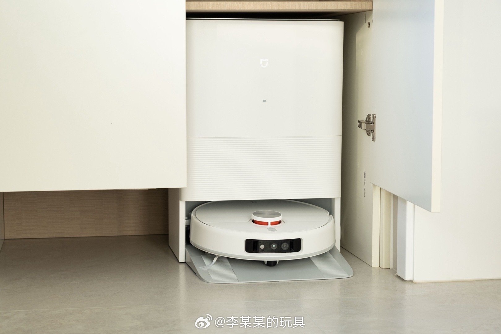 米家全能扫拖机器人M30 Pro种草图赏：除了高颜值的外观，M30 Pro设计上