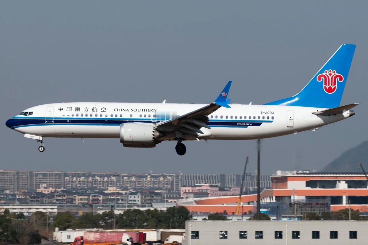 南航退役波音737拆开发动机舱后工程师眼睛都亮了，内部竟藏着实打实的贵金属宝库，