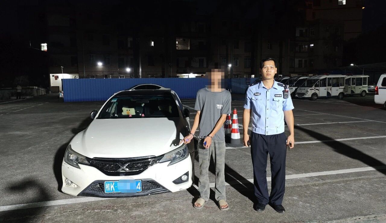 【玉林陆川男子昼夜飙车炸街扰民被拘15日】7月24日下午，玉林市陆川县警方接到群