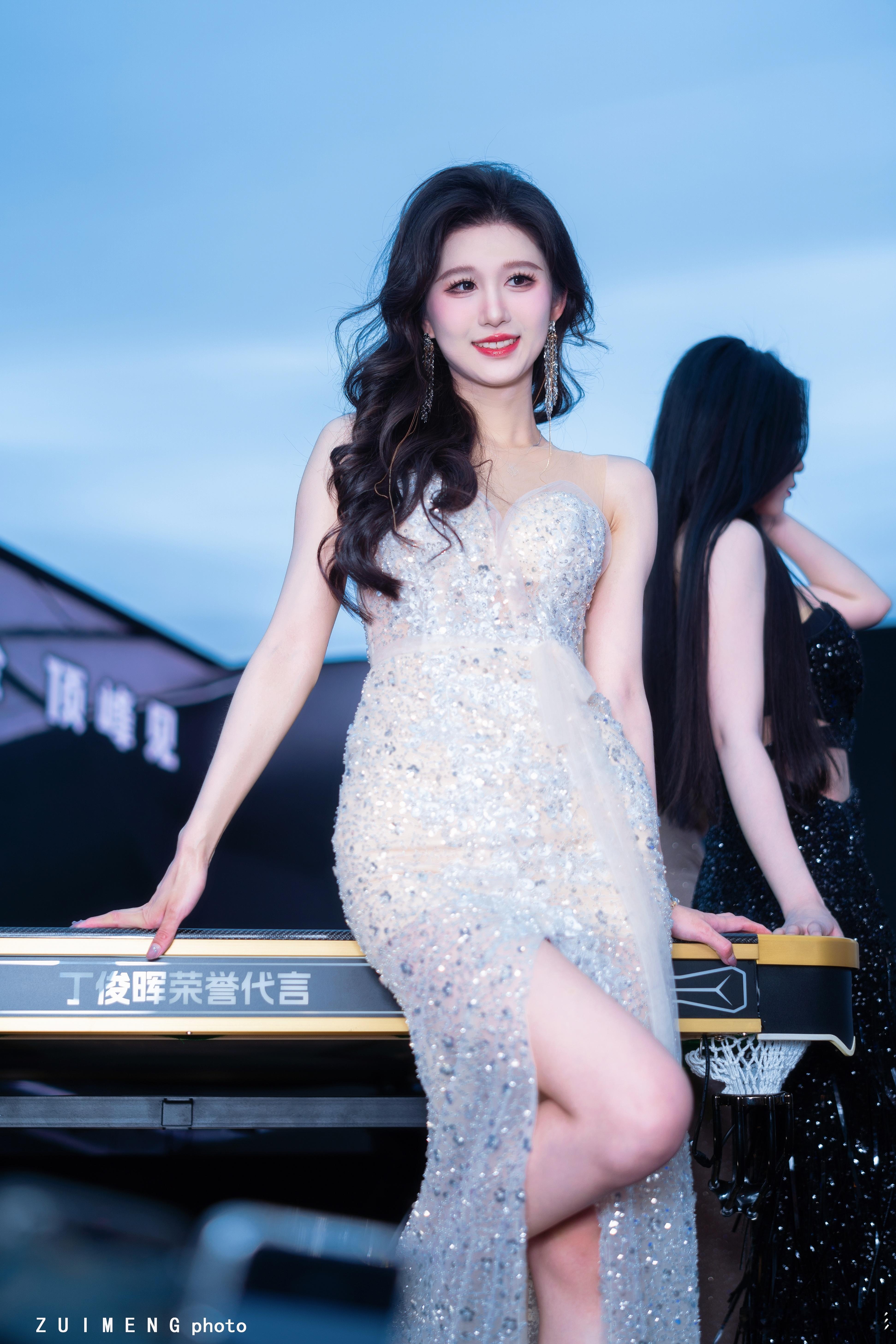 摄影新生超话咔嚓一夏 甜妹就是笑起来很甜的，是甜甜的小姐姐[羞嗒嗒]模特：陈婕妤