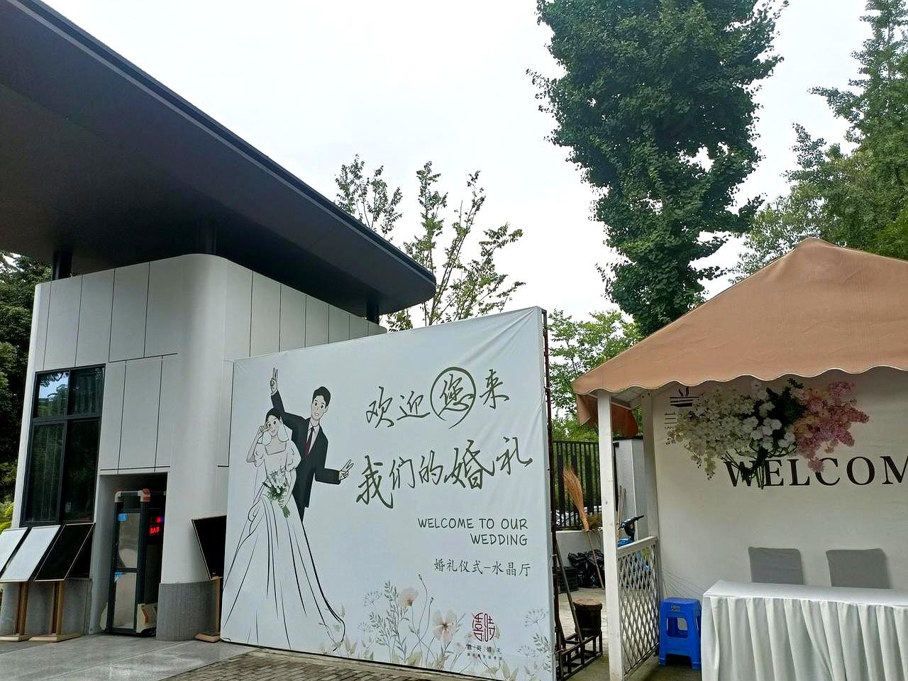 大清早相亲相爱家族群里都在疯传“养老金涨了”，你是不是也赶紧摸出老花镜对着手机一