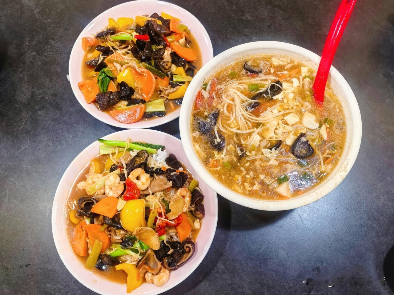 台北今天是台风天，外头刮大风下大雨，外卖平台都停止送餐，正好又到了我下厨展身手的