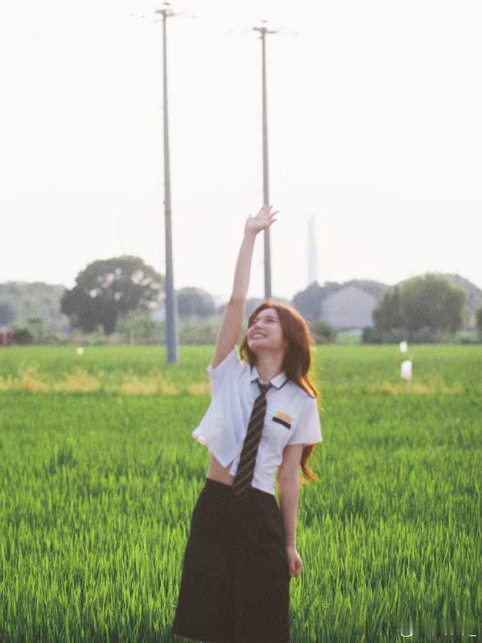 谁给徐若晗递个现偶本子自带清新氛围感，现代装越看越好看，演技扎实不浮夸，扛女主完