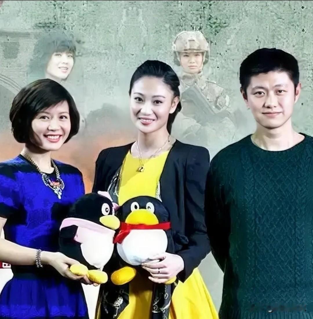 仔细一看，左边是温婉如莲的女演员程愫，中间是细眉飞扬，楚腰卫鬓，秀韵多姿的侯梦莎