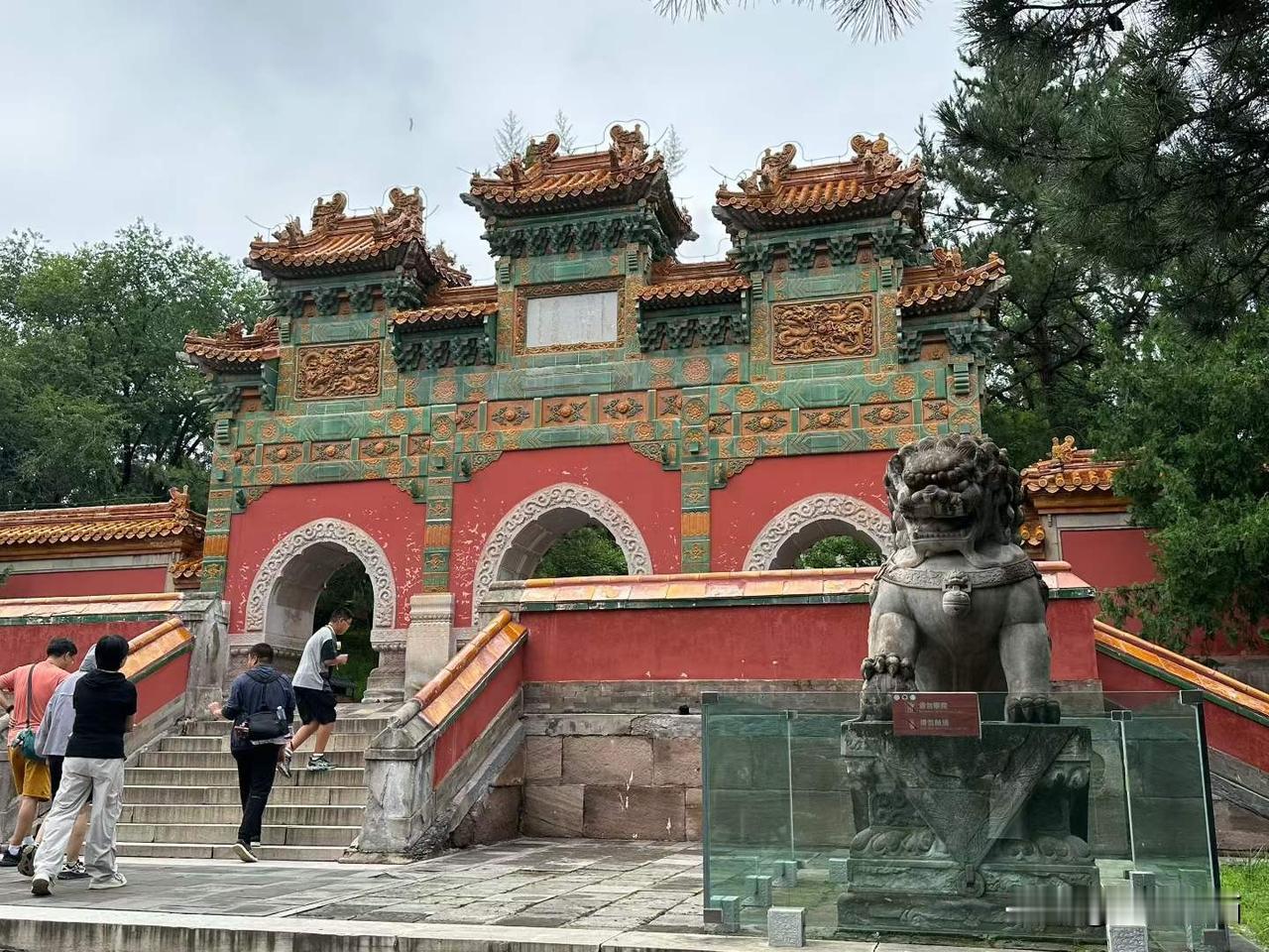 普陀宗乘之庙🏛️
独特的色彩与造型。
图文原创：四季鱼
夏日生活打卡季