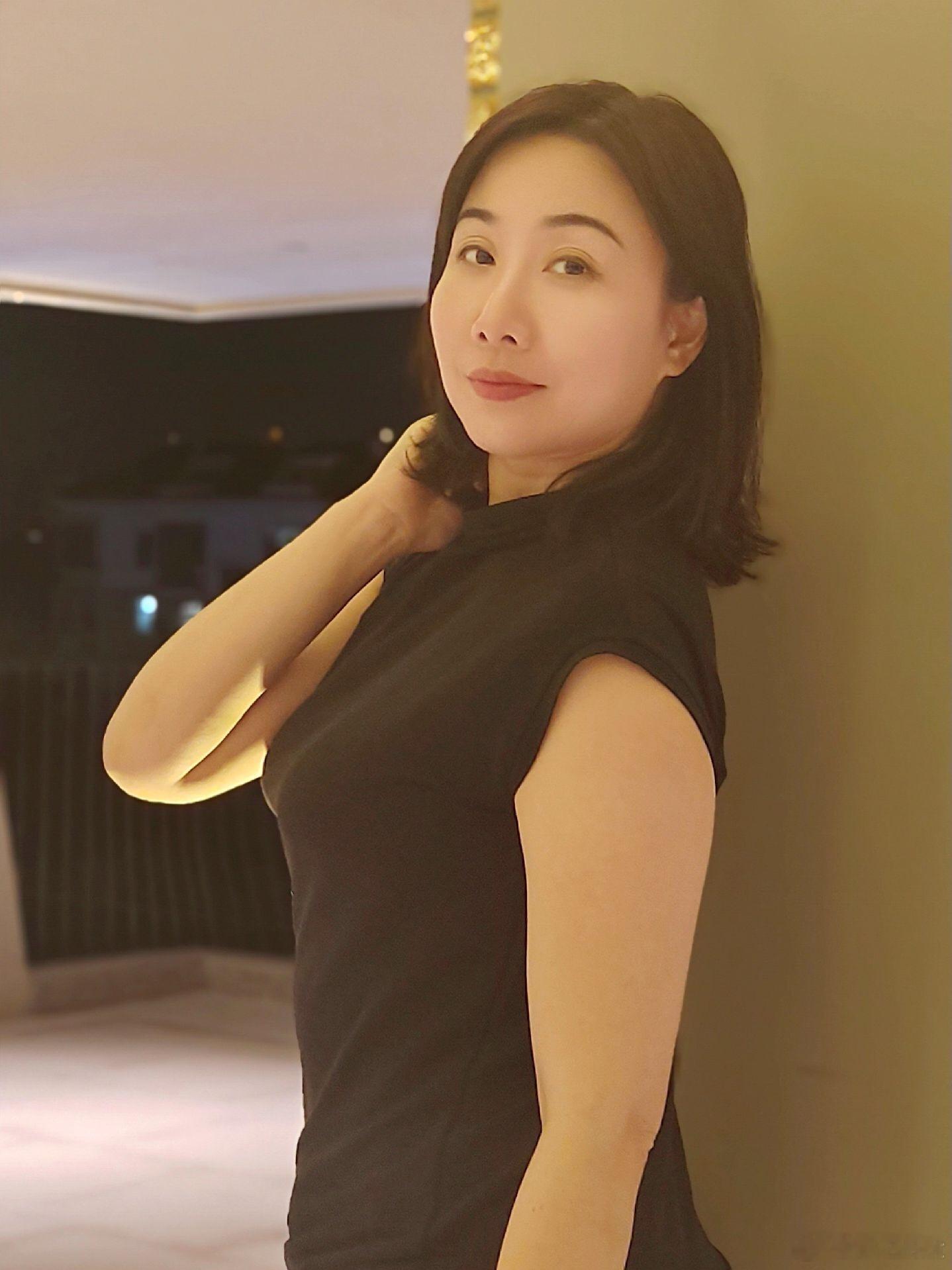 丰腴饱满四十岁美阿姨 ​​​
