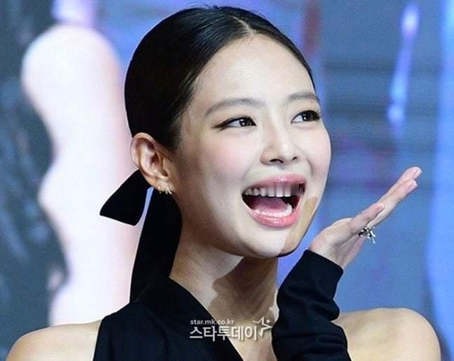 【每日经济】[JENNIE打入Billboard电台榜，继<GOLDEN>后K-