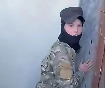 在中东地区德鲁兹人发现了一个严重的问题，在大量抓获HTS的战俘中发现了一些年轻人