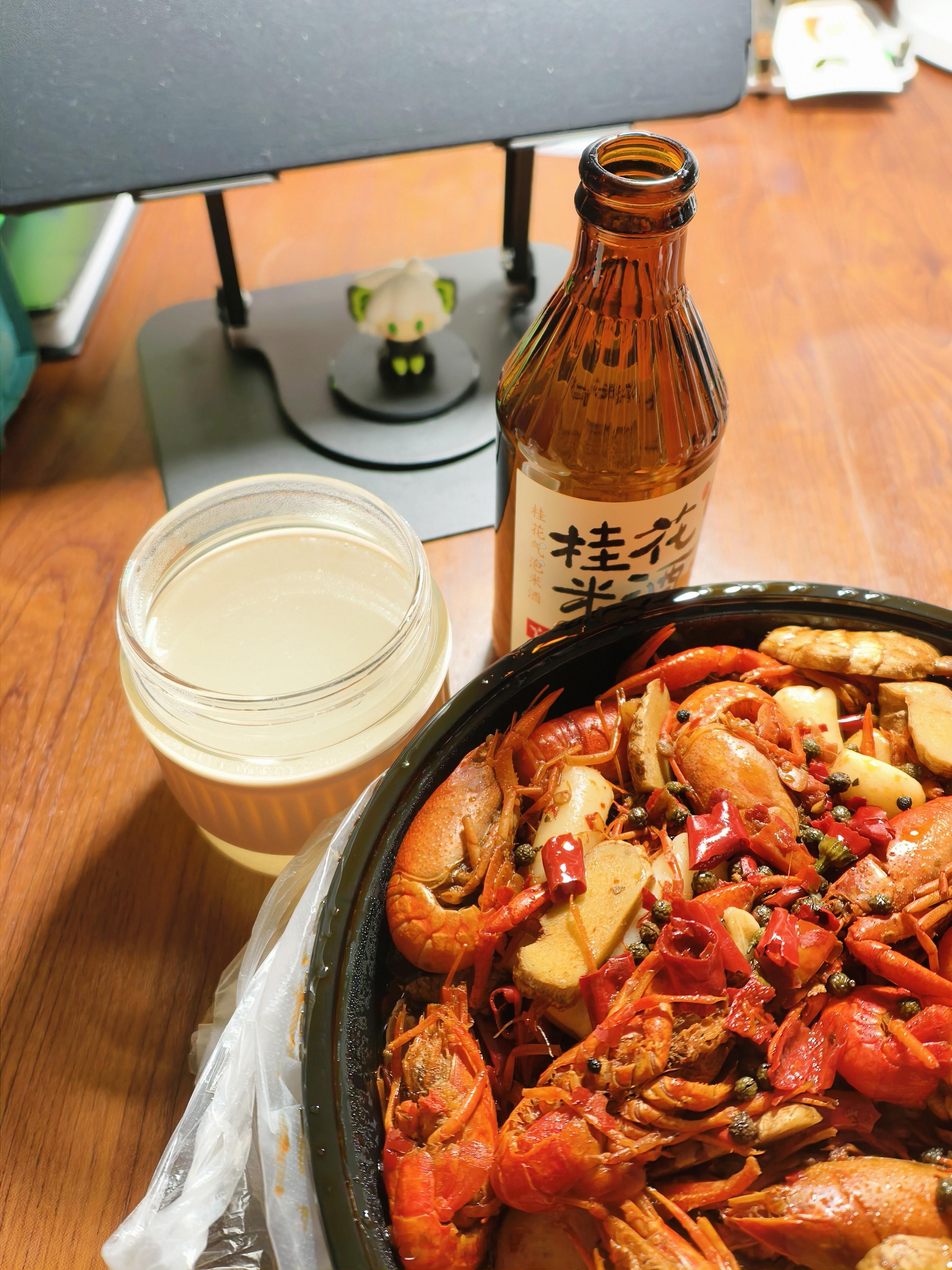 今年的第二顿龙虾！吃爽了！上次在深圳吃的也很好吃，美中不足的就是辣味不够~江西人