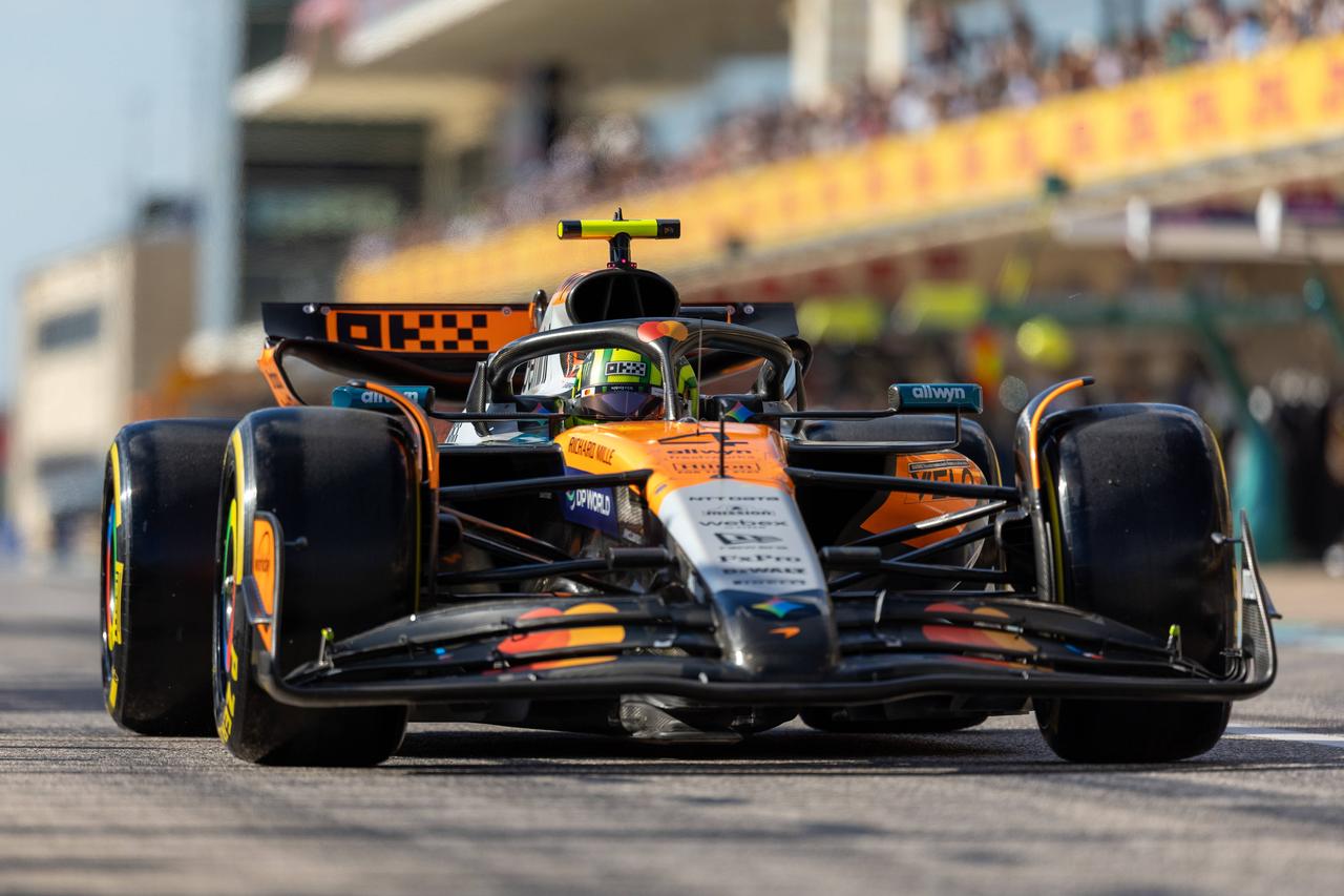 凌晨四点的 COTA：中国 F1 车迷的时差选择题
2026 赛季 F1 美国大