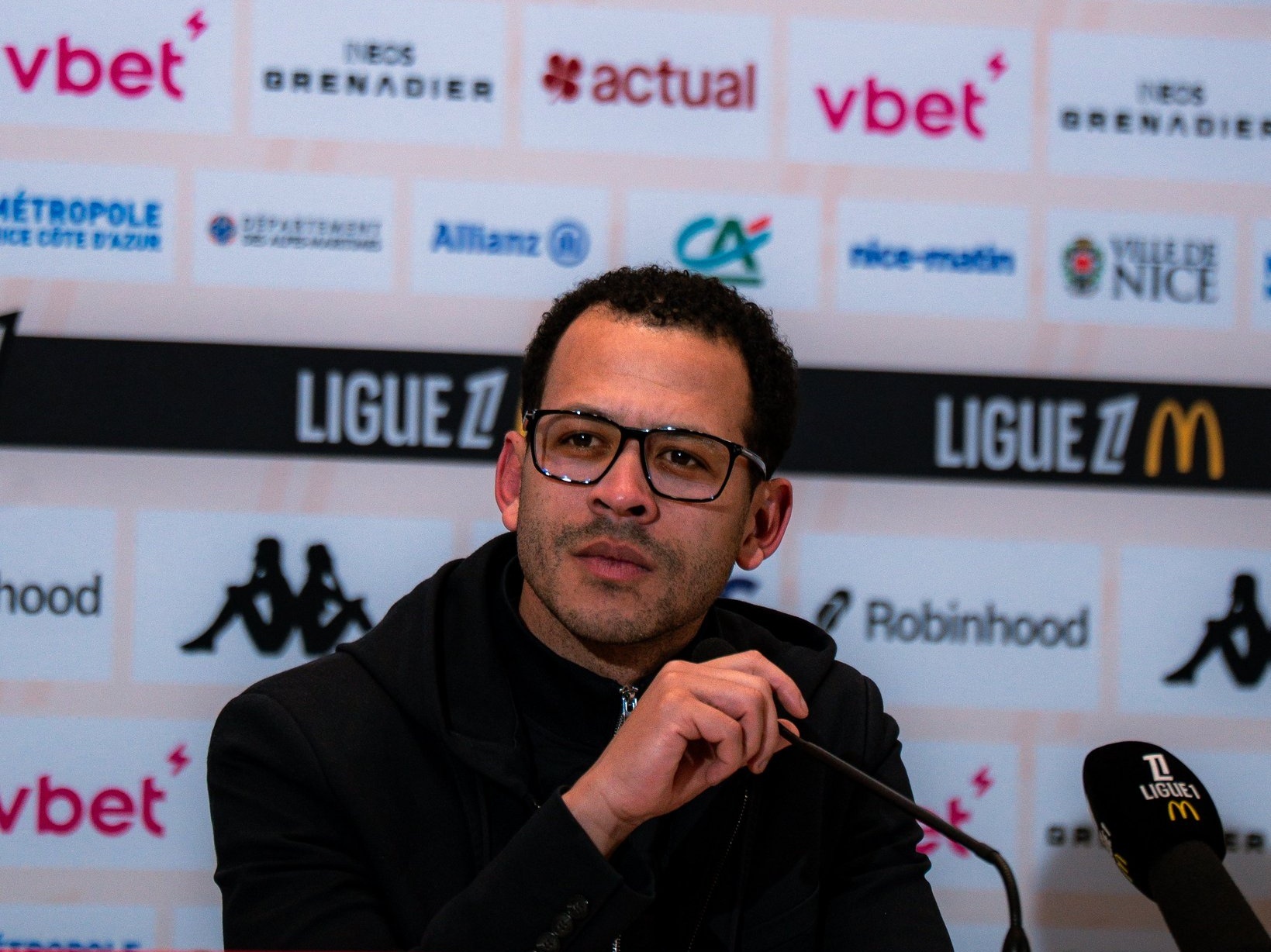 斯特拉斯堡主席马克·凯勒正在努力争取让利亚姆·罗塞尼尔至少留任到本赛季结束，并且