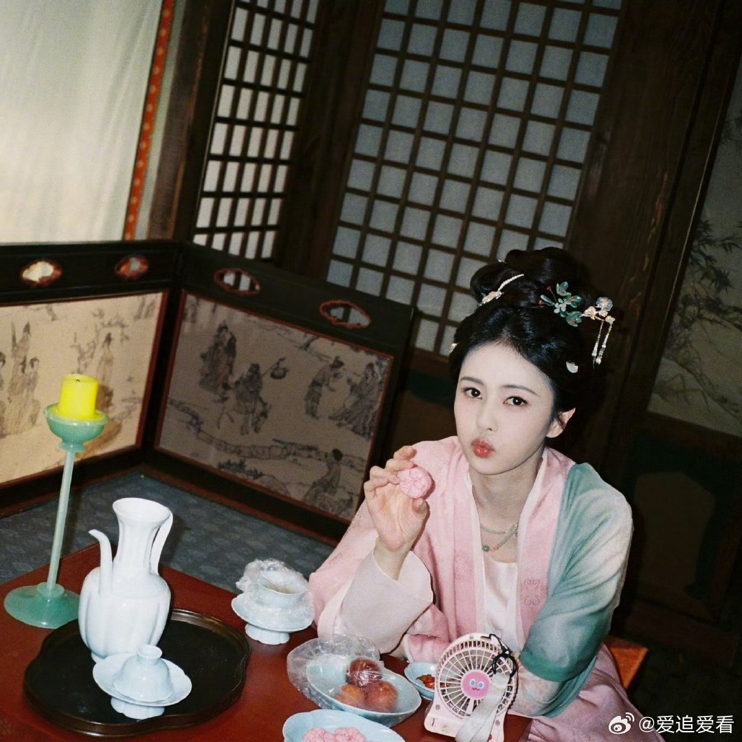 白鹿丞磊推荐新剧莫离白鹿丞磊推荐莫离跑男开场名场面来袭，白鹿丞磊认真推荐新剧莫离