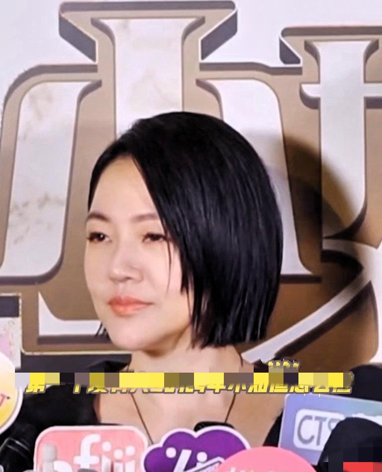 小S金钟奖后台接受采访，直言很爱姐夫具俊晔，还透露具俊晔没搬家，难道还住在大S生