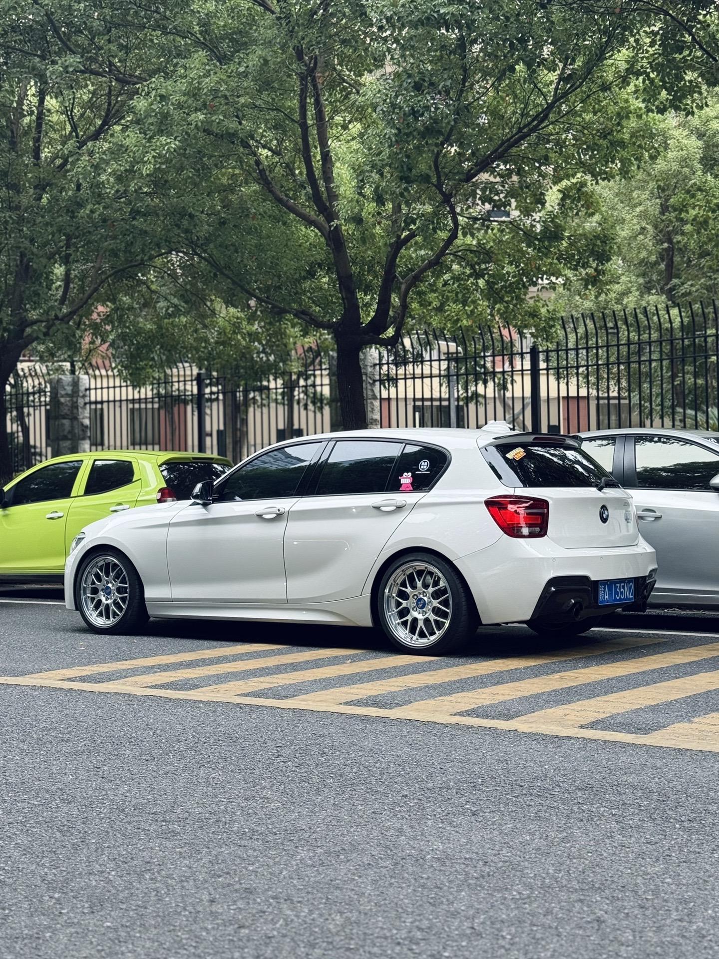 睡不着就喜欢翻相册⚪️ 翻着翻着发现原来开着自己真正喜欢的车真的会无时...