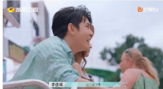 巴黎合伙人悲喜并不相通 巴黎合伙人一边在游乐场欢乐爆棚，一边又要面对第三阶段的经