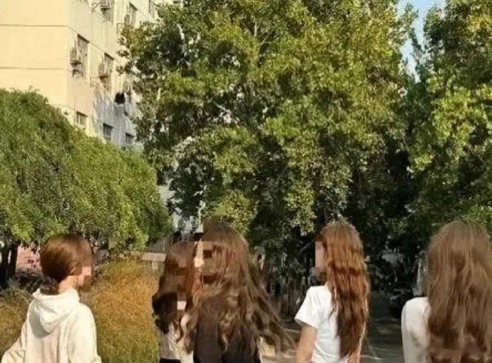 为啥现在很少看到留这种发型的女生了 