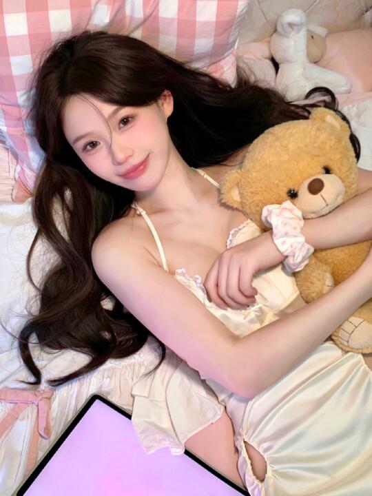 我和我的小熊在等你ᐢ⸝⸝› ̫ ‹⸝⸝ᐢ