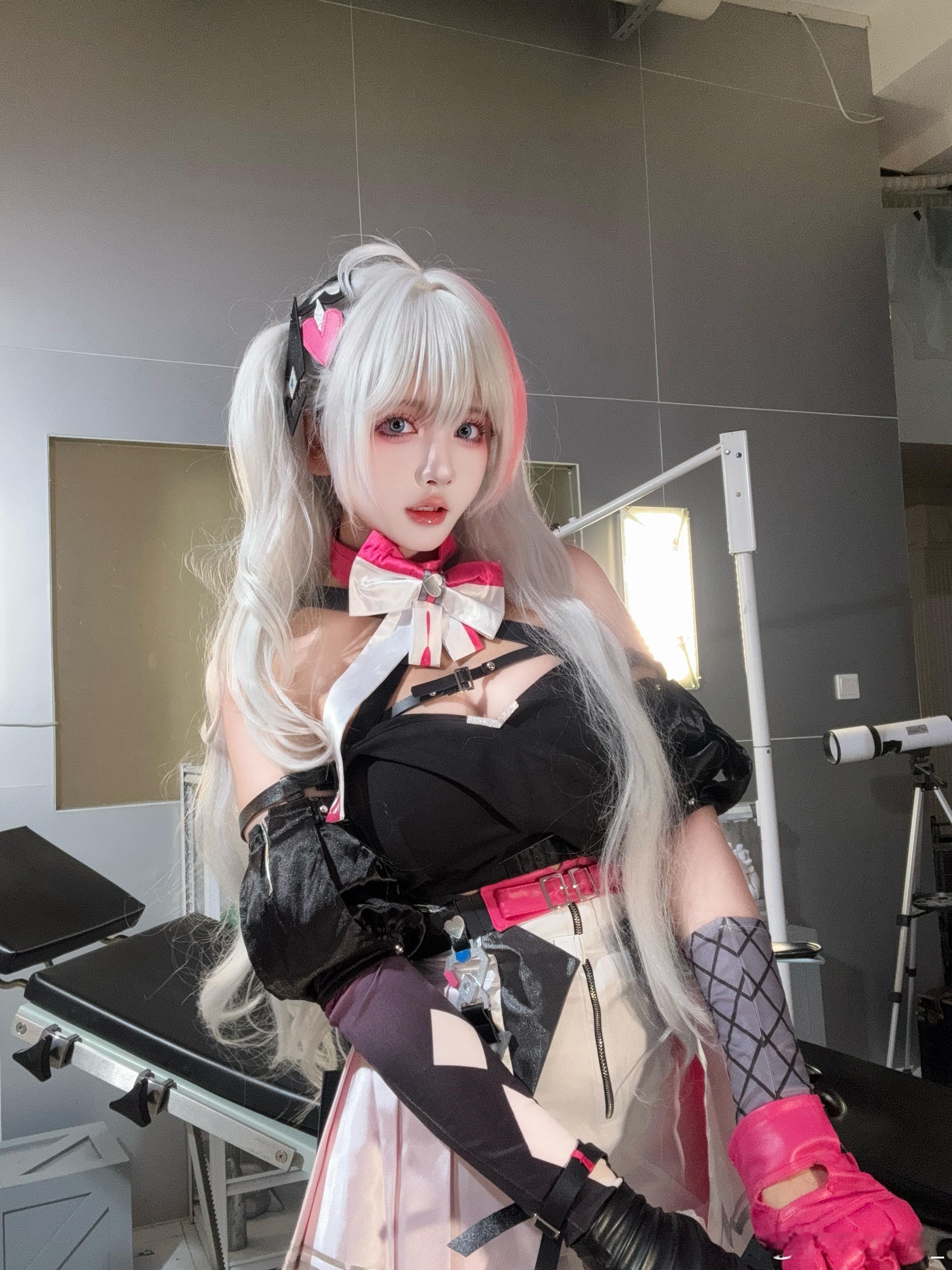 卡拉彼丘手游卡拉永远OK香奈美 10月就可以在手机上玩纸片人射击了！准备好跟随我