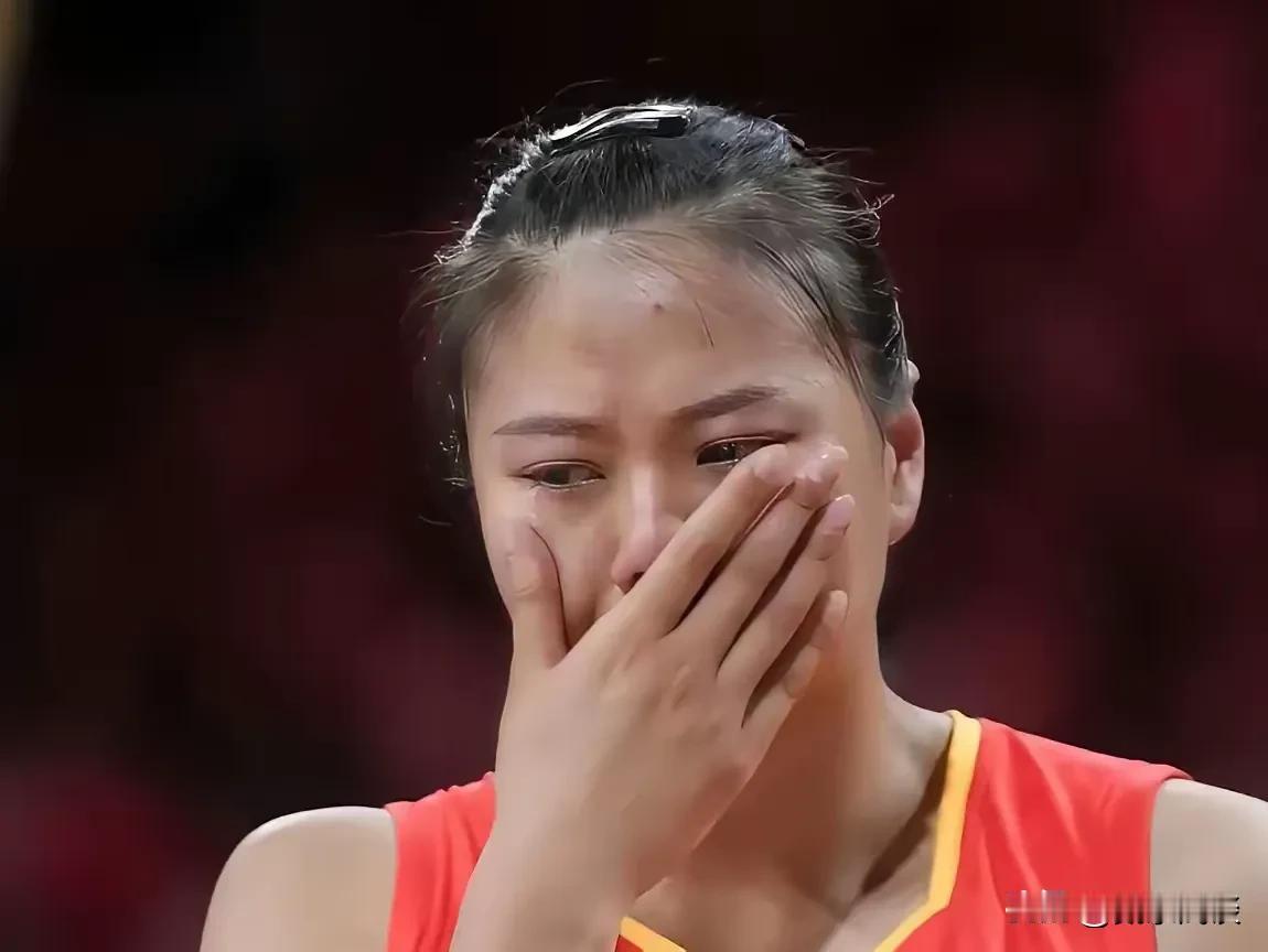 中国女排1:1土耳其女排，队长龚翔宇不是最佳状态，知道原因后我沉默了[玫瑰]
龚
