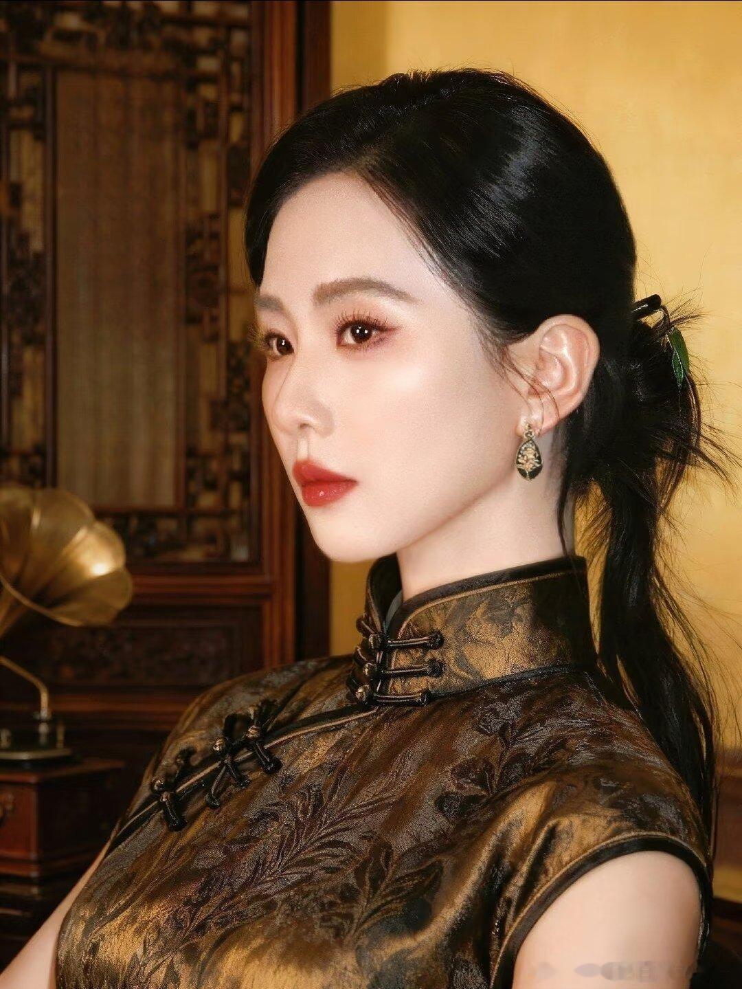 没有缘由的躺枪，心疼诗诗～～ ​​​