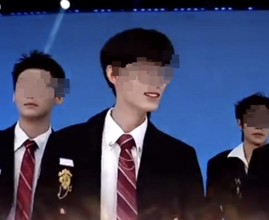 20岁女生挪用1700万打赏主播事件又有了新进展，涉事女孩表示如果用坐牢来换取退