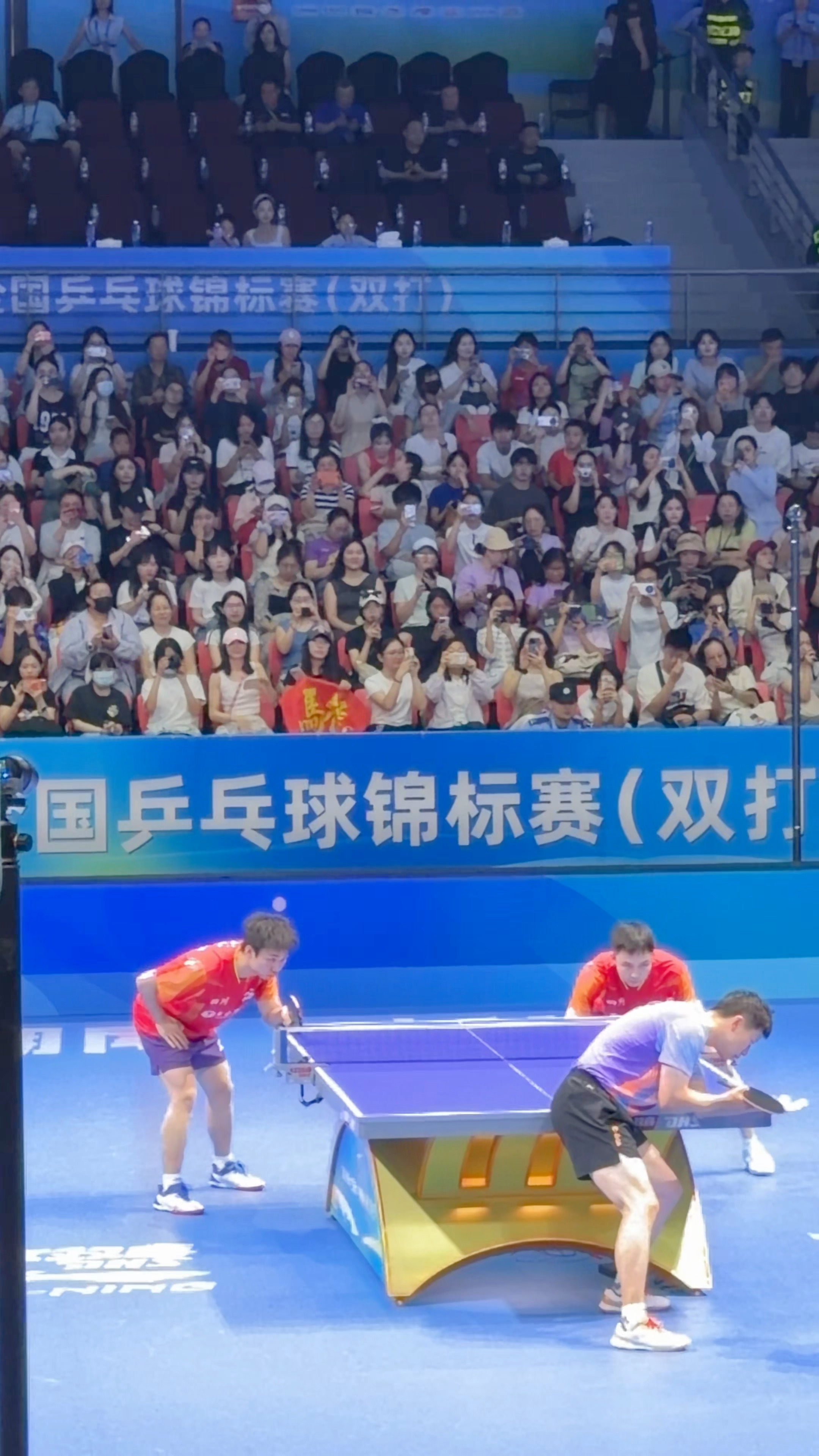 哎呦是甜甜蜜蜜一家人啊🥰 