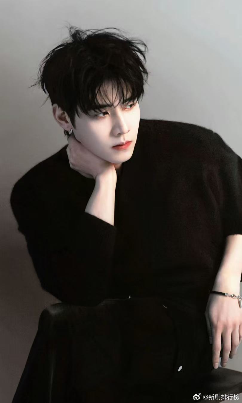 任豪伟大的爱豆时期 内娱很少有像任豪这样，爱豆时期舞台封神，如今又靠演技站稳脚跟