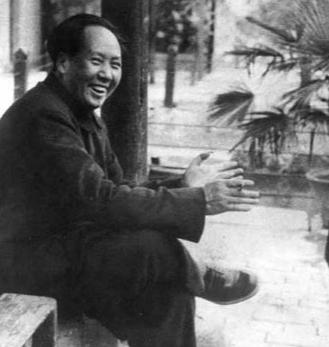 50年军阀赵恒惕的亲戚向毛主席求职，主席微笑难掩内心波动

1950年的一天，毛