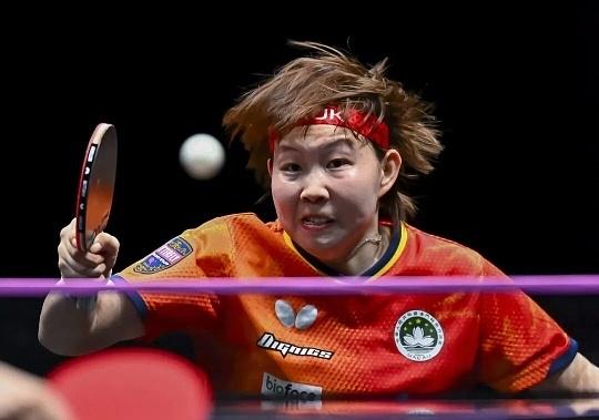 申裕斌赢了曾经的世界第一，不是偶然。
前两局爆分，她赢下一局，
结果就不一样，可