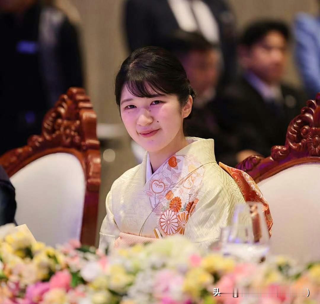 快来看看这是在做什么！日本爱子公主的首个外访，选择了老挝！老挝副主席巴妮·雅陶都