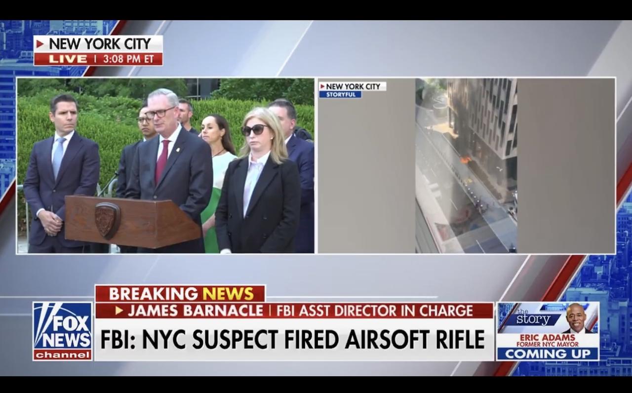 美国联邦调查局FBI 表示，被指控在纽约市一联邦大楼外引爆燃烧装置的男子已被确认