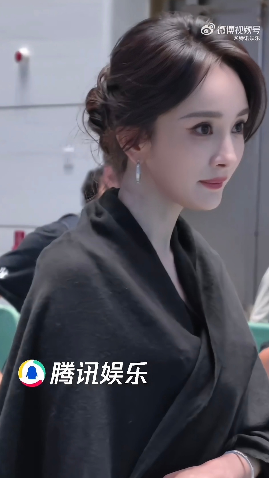 今天真的好美好端庄的杨幂白玉兰提名晚宴