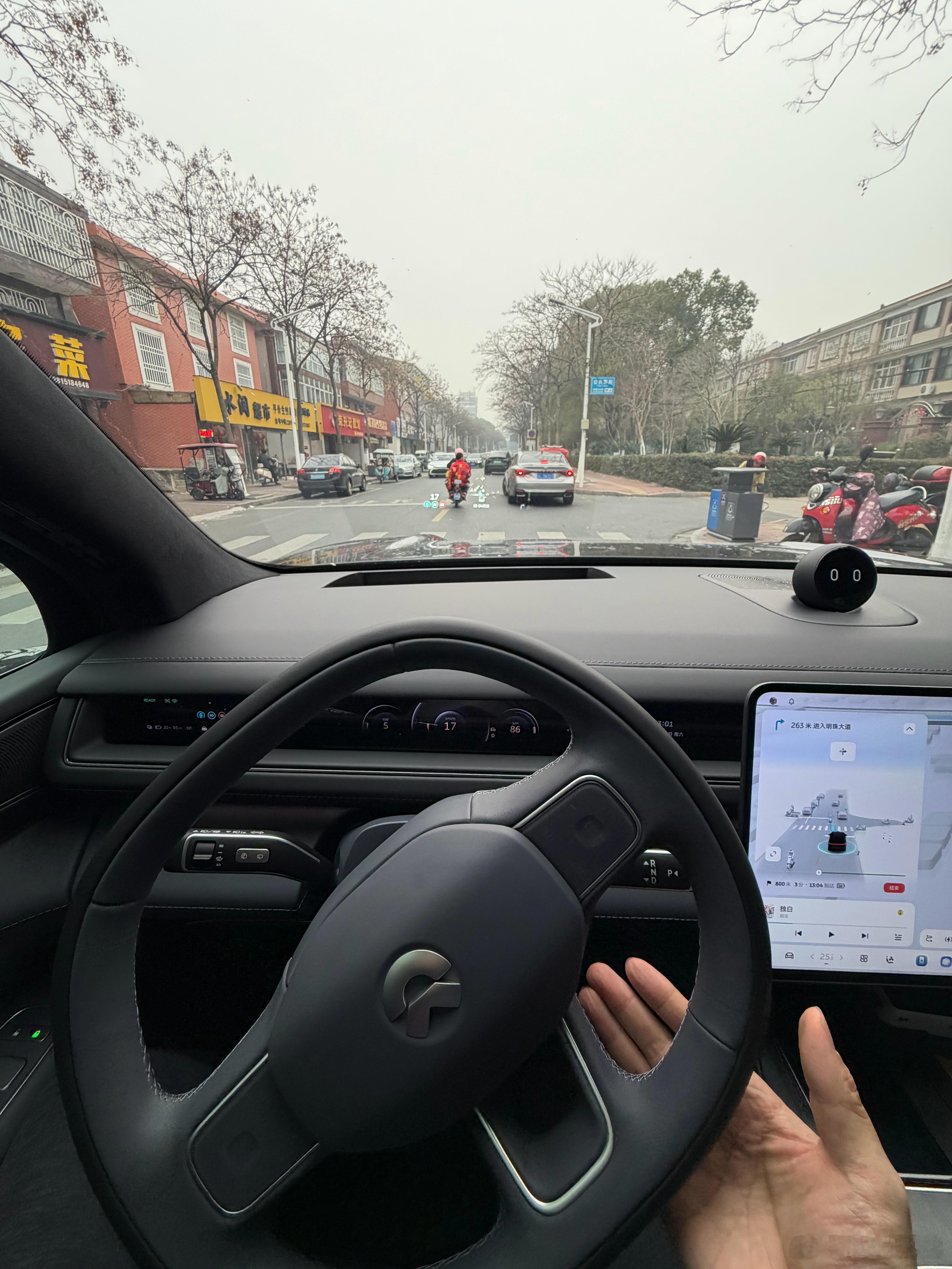 蔚来神玑芯片新八135版本的智驾小路真的是强的一批，遇到三点交汇直接慢挤进去，再