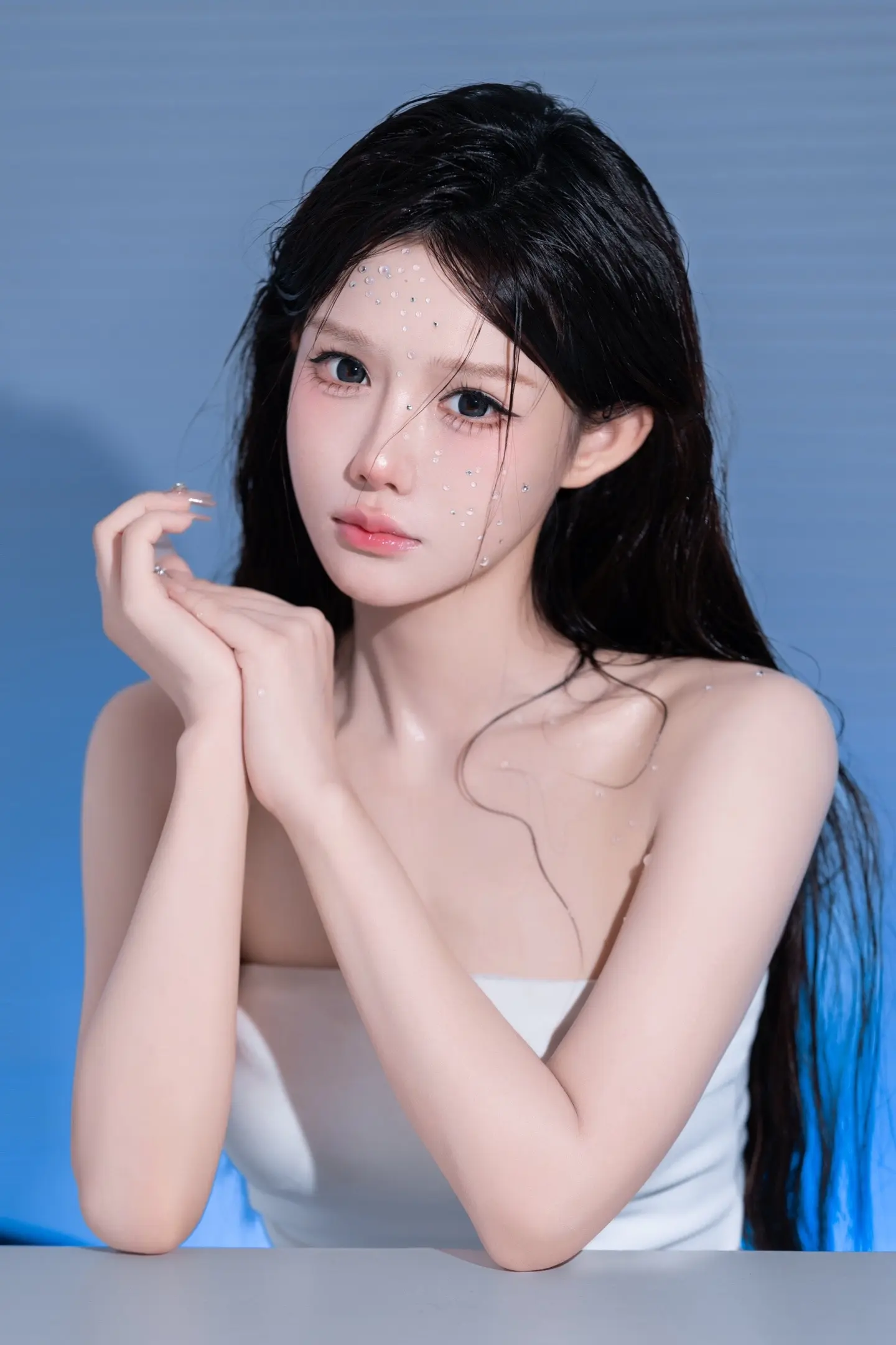 祝你明媚，熠熠生辉。