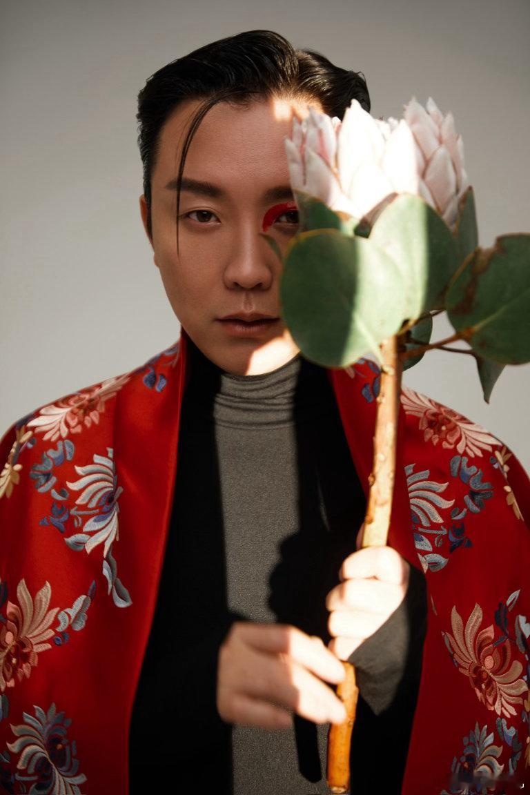 李玉刚常州演唱会首场售罄 二十周年巡演首站售罄是个很好的开始，李玉刚这些年从舞台