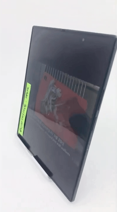 三星 Galaxy Z Fold8 真机泄漏了，是传统大折那一款，不是阔折叠。看