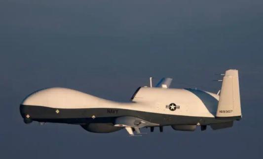 谁干的？巨大损失！美国一架价值高达2亿美元的MQ-4C无人机，突然在波斯湾坠毁，