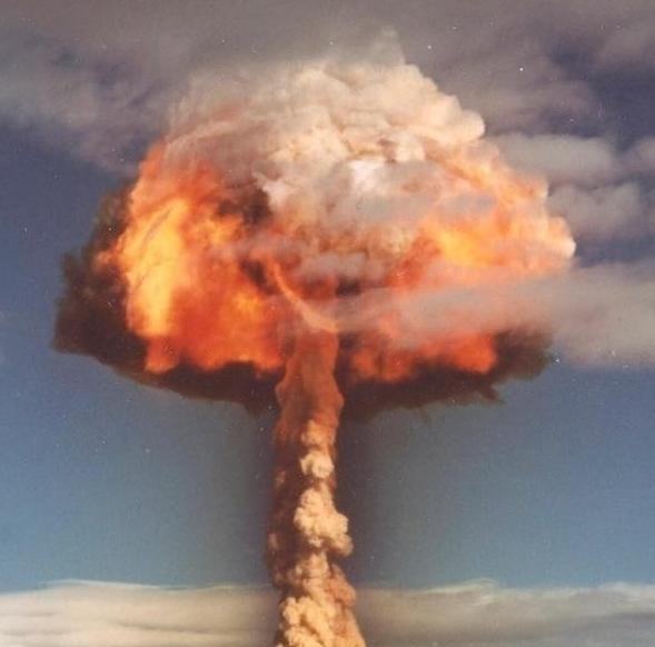 日本右翼一语惊人：若中国核弹造成日本几百万人死亡，那剩下的1亿日本人将开始反击。