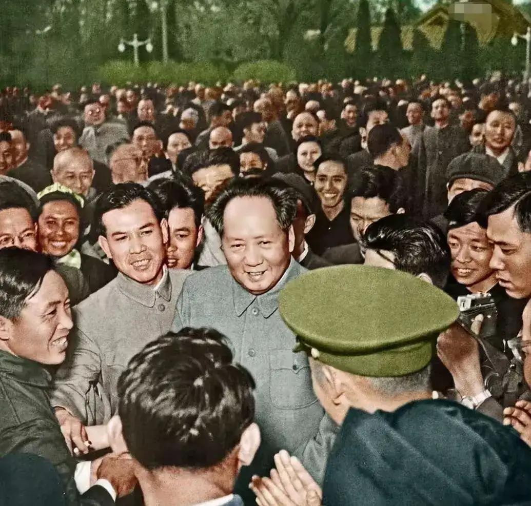 走到人民群众中间去！