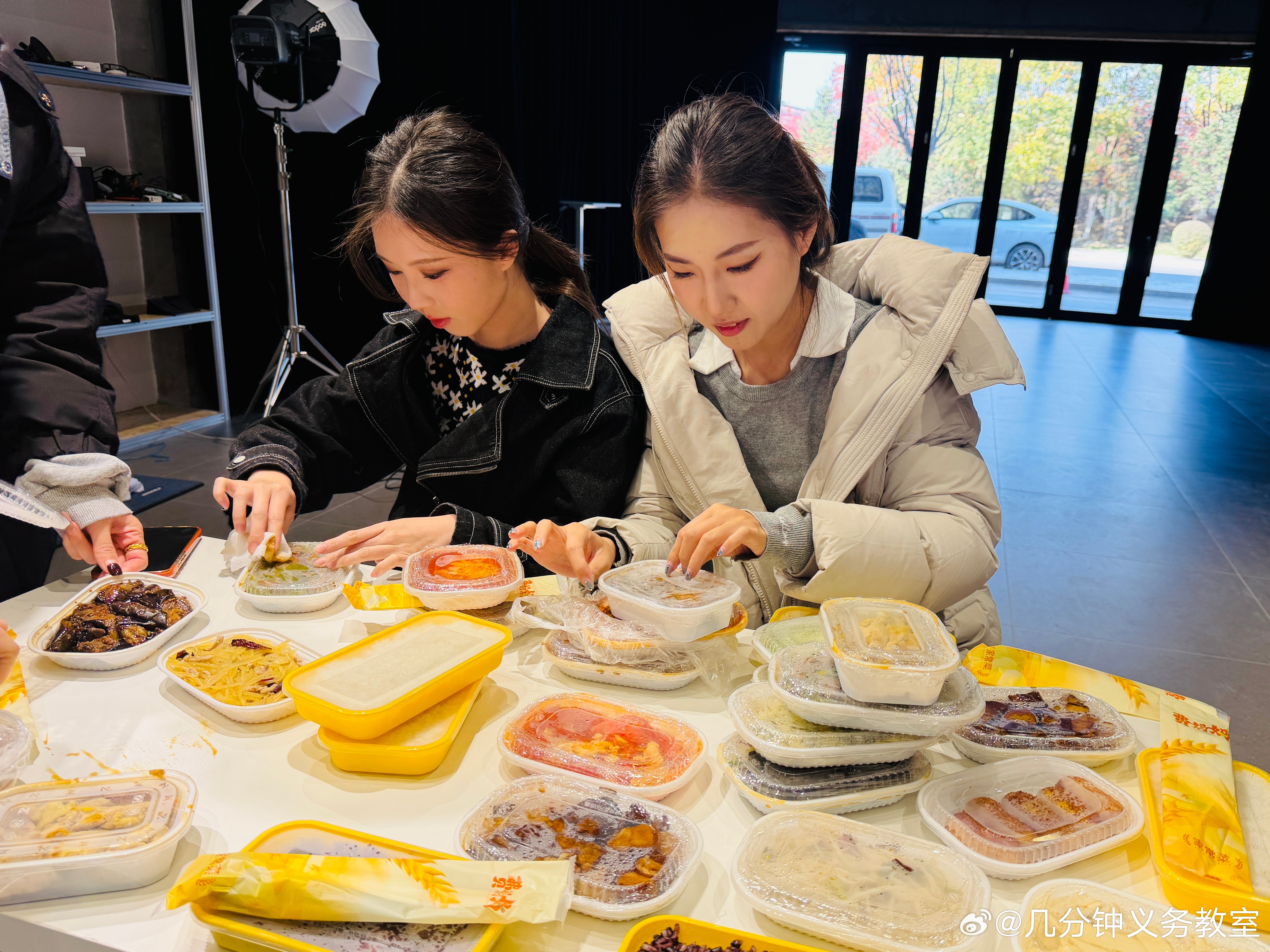 菜量太小了，6个人点了20份，开盖开半天 ​​​