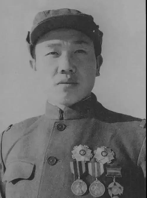 1950年，志愿军排长郭忠田私自放走了美军50多辆坦克，却带领全排以0:215的