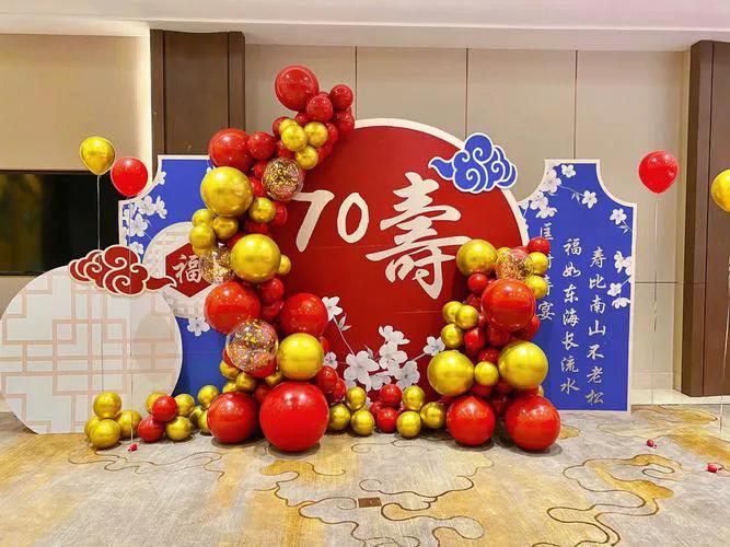 四川南充，一位70岁老人举行寿宴，大摆30桌，每桌22道菜，1瓶五粮液，每桌标准