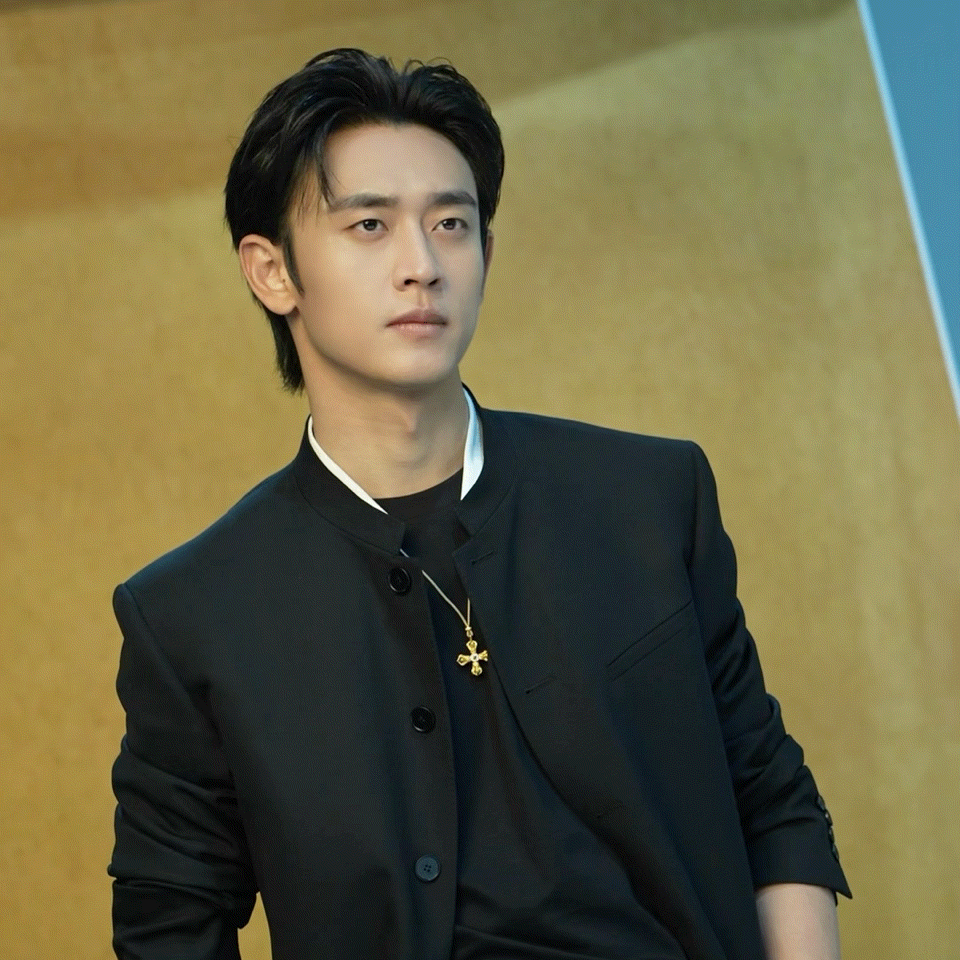 王天辰东方贵公子 王天辰这是拿到了什么东方贵公子新剧本嘛？中式造型往身上一套，气