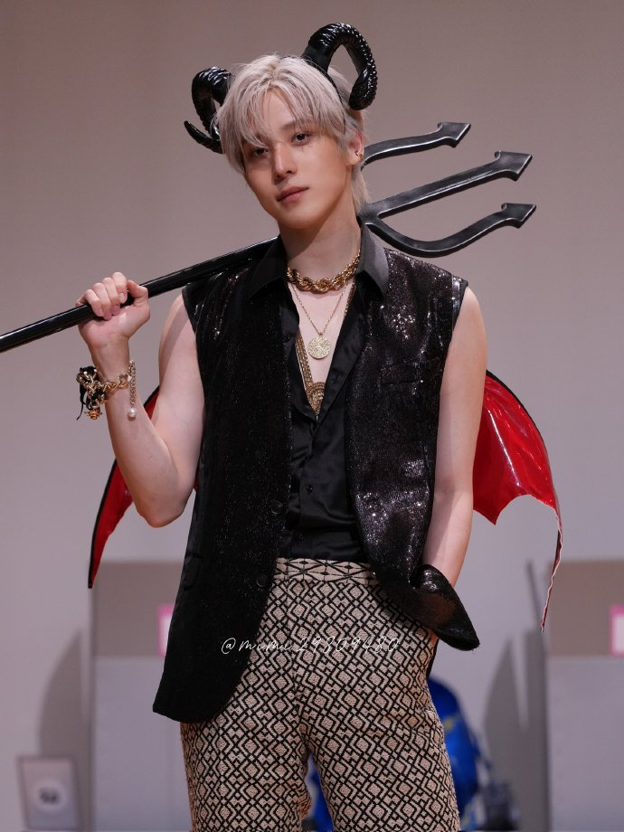 ATEEZ丁润浩与素人女友分手丁润浩与素人女友分手 据韩媒，ATEEZ丁润浩与交