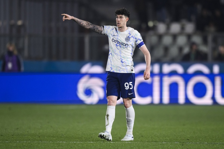 米体：为降低巴斯托尼转会费，巴萨可能在交易中加入一名小将