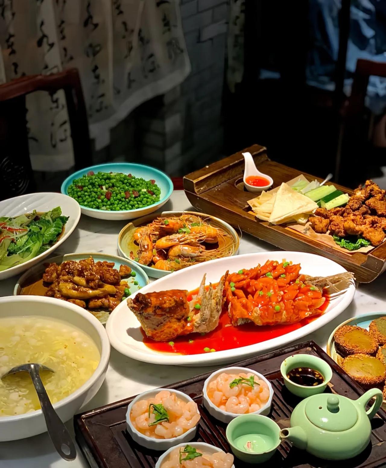 杭州…美食荒漠？！！！

为什么好多朋友一提起杭州都觉得是“美食荒漠”呢？抱着怀