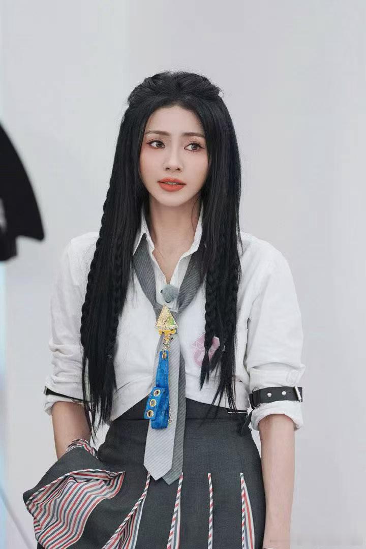 爱豆转演员最成功的是谢可寅吧谢可寅抛开偶像滤镜去看她的作品，依旧会被演技打动。谢